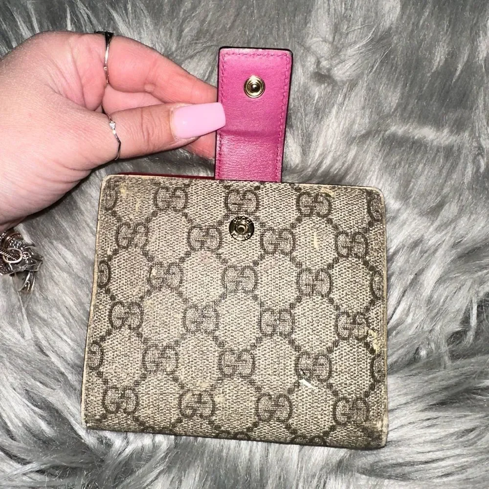 Used Gucci GG bifold wallet. - Picture 3 of 8